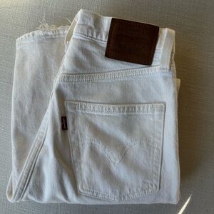 Levi's women’s rib cage straight White Jeans 24